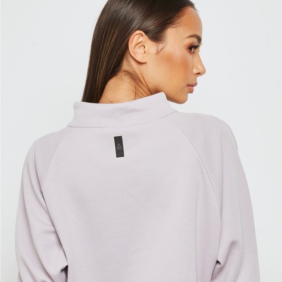 Reebok sweatshirt size S - Picture 1 of 5